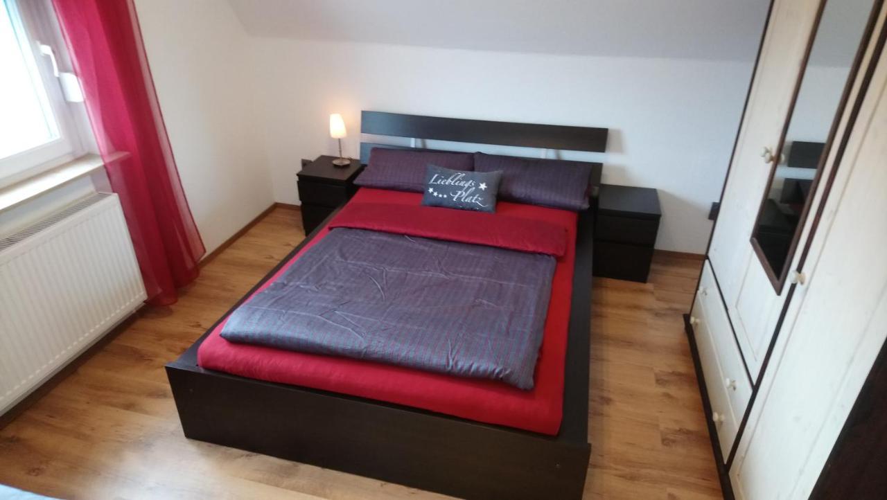 Private Zimmer Bei Der Weser-Ems-Halle Oldenburg Exterior foto