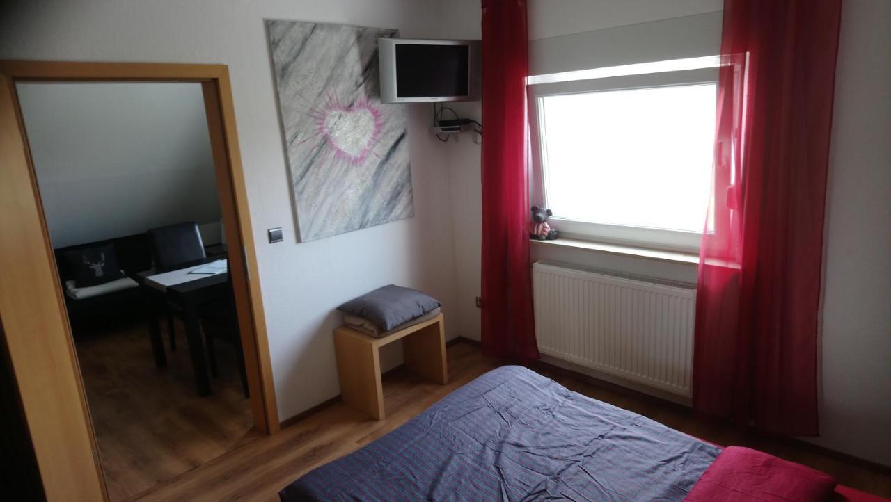 Private Zimmer Bei Der Weser-Ems-Halle Oldenburg Exterior foto